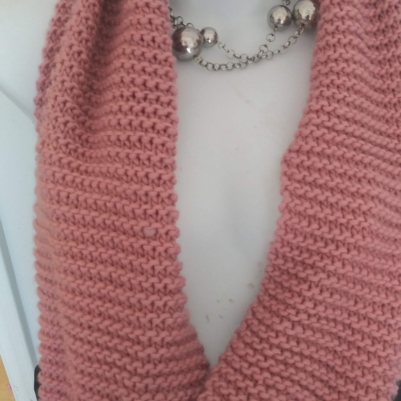 - Coach key chain 1Sz$28 +  free scarf. - Picture 6 of 6